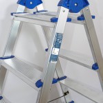 Стремянка алюминиевая двухсторонняя, 4 ступени, шт