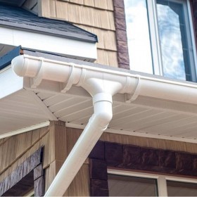 Колено трубы 72 градусов Docke Lux 140/100 мм Ral 9003 пломбир, шт