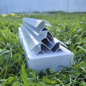 Профиль соединительный угловой для грядок 10х500 мм (4 шт/упак), упак