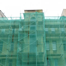 Сетка фасадная защитная SDM зеленая, 35 г/м2, 4х100 м, рул