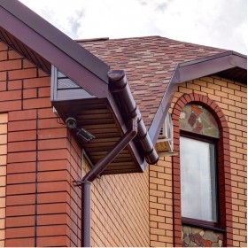 Угол желоба 135 градусов ТехноНиколь/Verat 125/82 мм Ral 8017 коричневый, 18 шт/упак